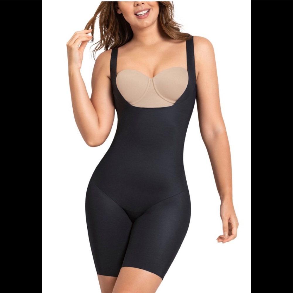 Leonisa Women’s Moderate Control Bodyshaper